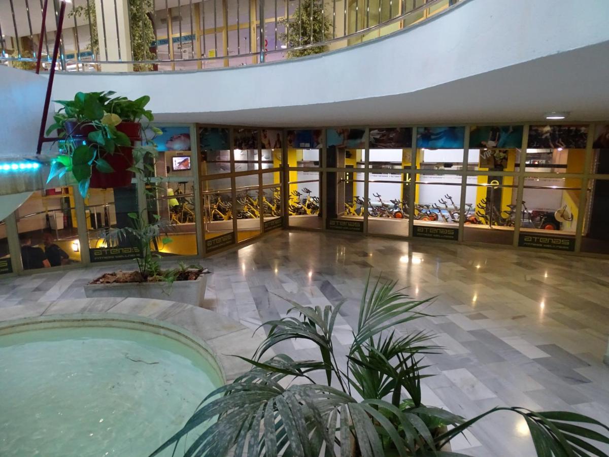 Apartamento En Benalbeach ベナルマデナ エクステリア 写真